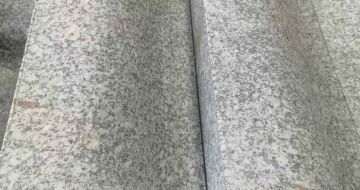 毕节芙蓉白S型拉丝面路沿石