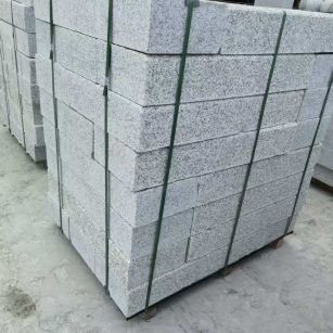 毕节 芙蓉白火烧两面路沿石