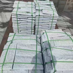 毕节 芝麻白蘑菇石装车出货