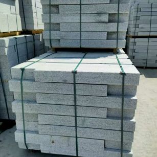 毕节 芙蓉白花岗岩路沿石、平石尺寸标准，色泽均匀