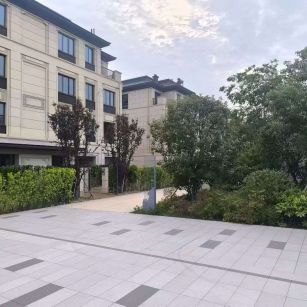 毕节 芝麻白与芝麻白搭配铺装，尺寸1200*600