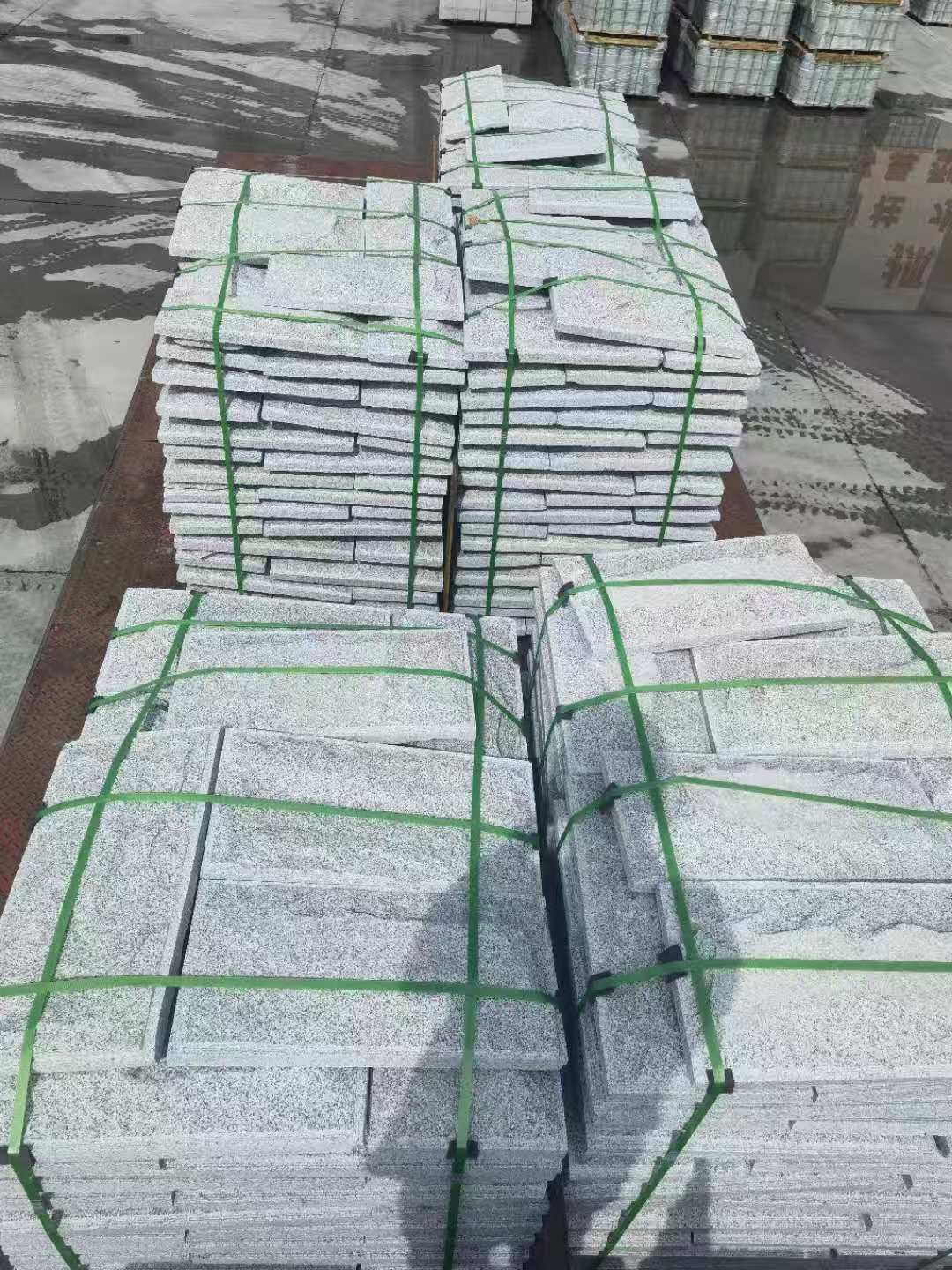 毕节 芝麻白蘑菇石装车出货