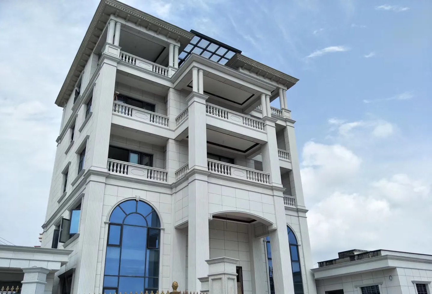 毕节芝麻白别墅干挂效果展示