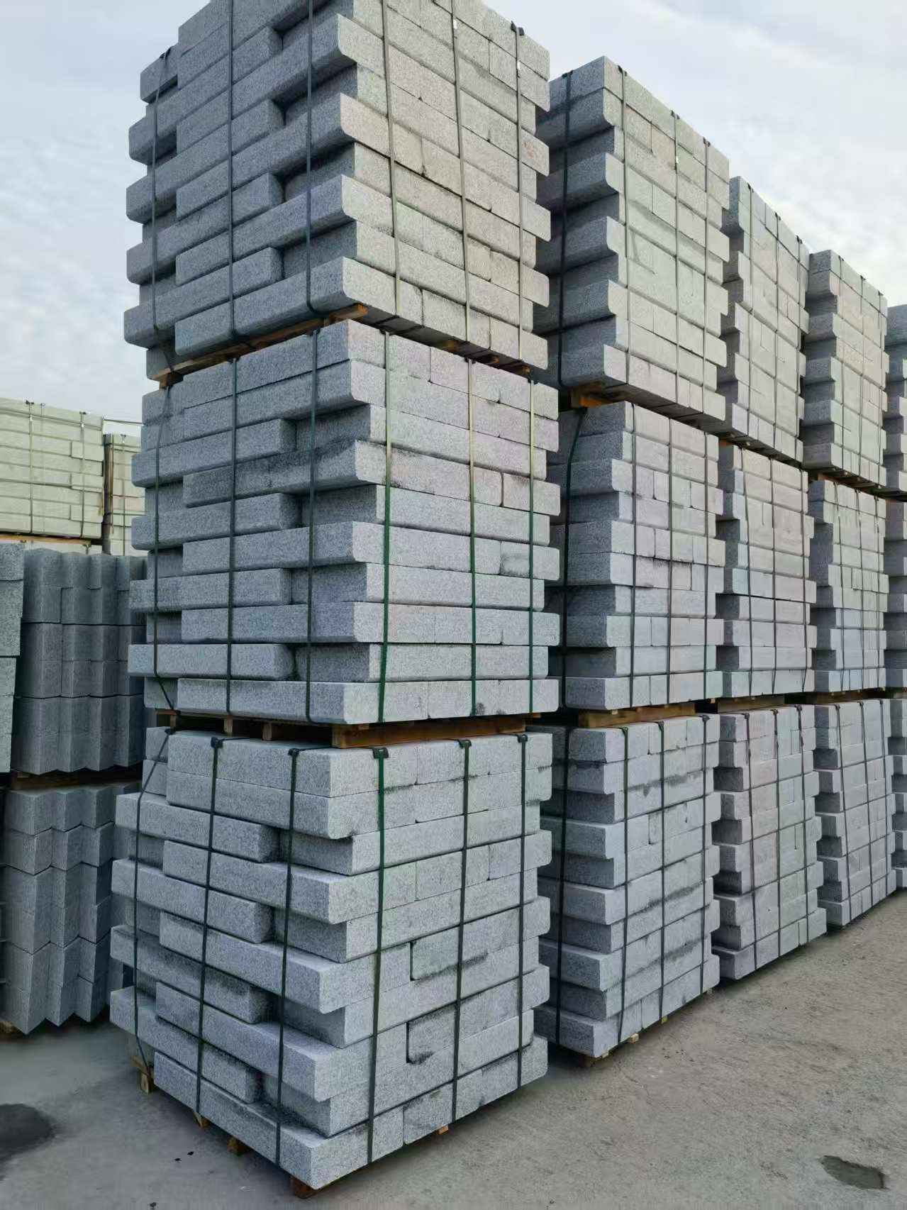 毕节 路沿石（路侧石），颜色一致，尺寸标准