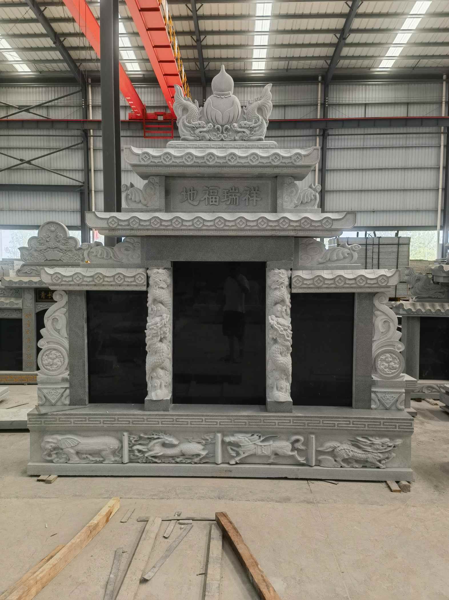 毕节 芝麻灰高档墓碑、土墓，一套也支持定做