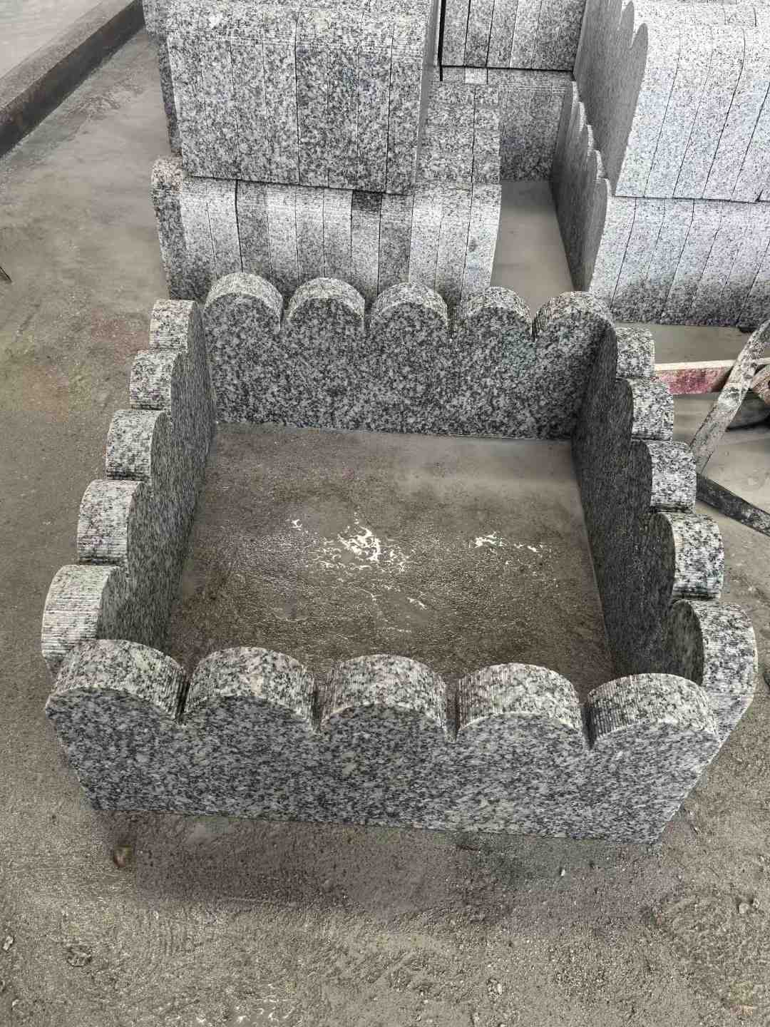 毕节 花边石、花坛围栏石、花池界石、菜园栅栏石、镶边石、波浪状界石介绍