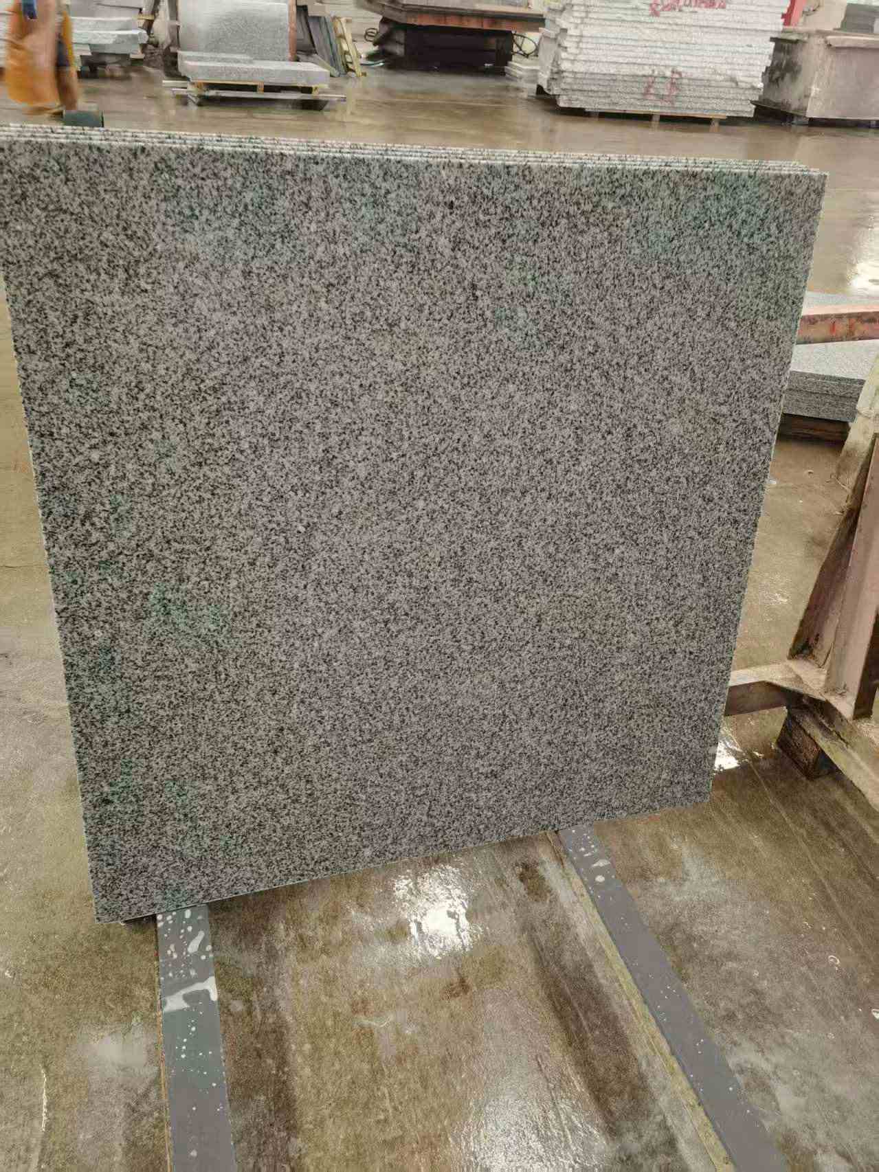 毕节 芝麻白光面900*900，高地铁标准