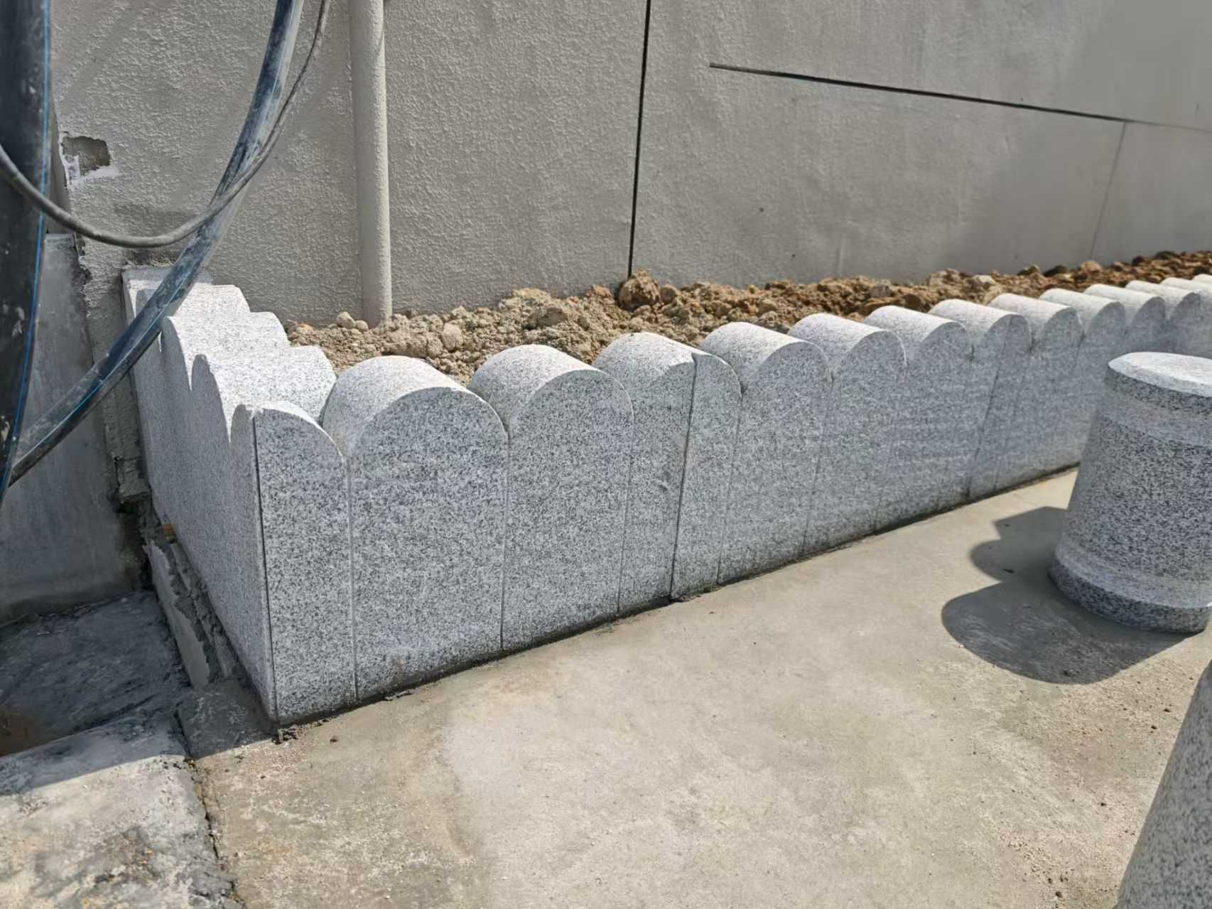 毕节 芝麻白花岗岩花边石铺装效果图