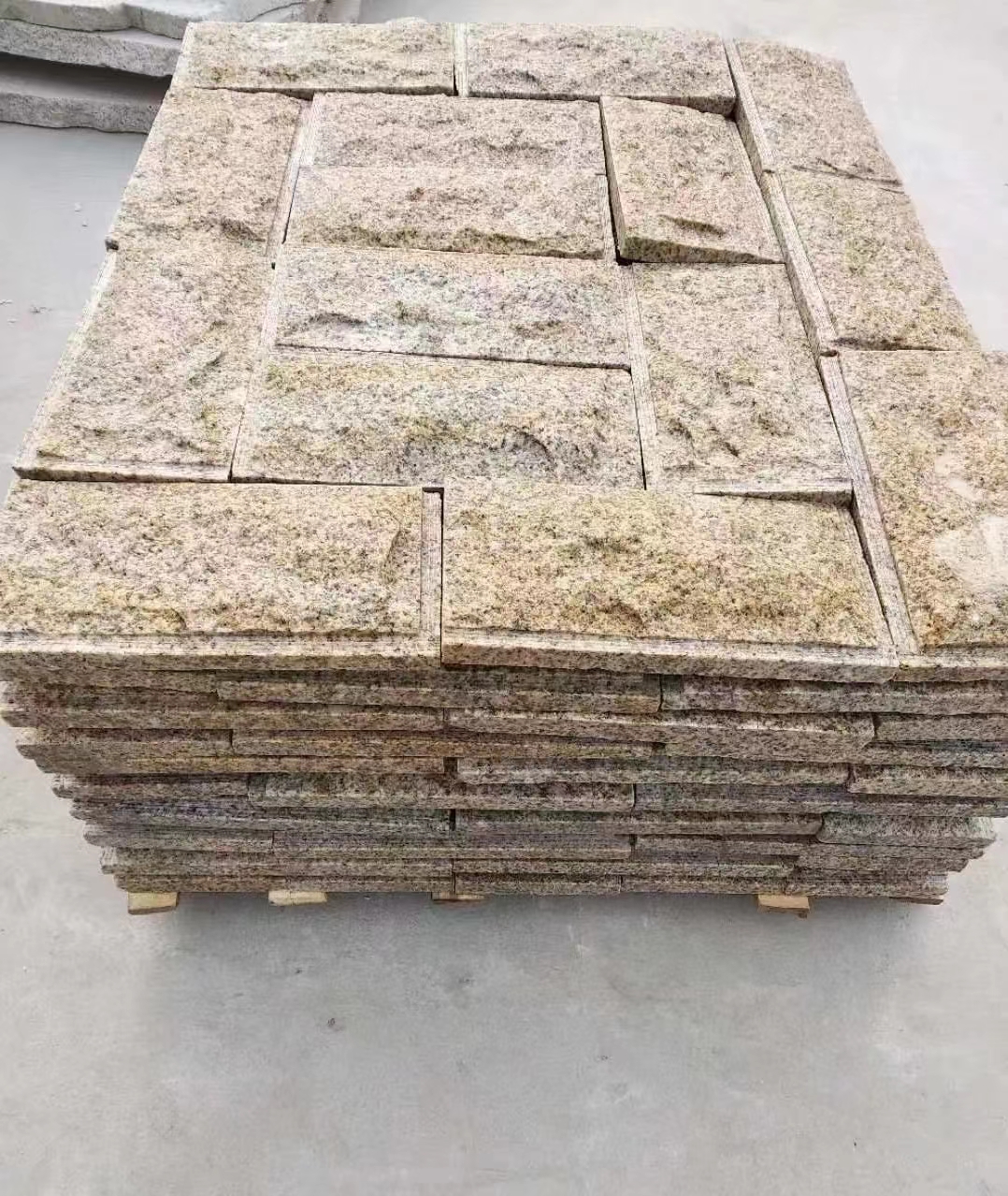 毕节黄锈石蘑菇石