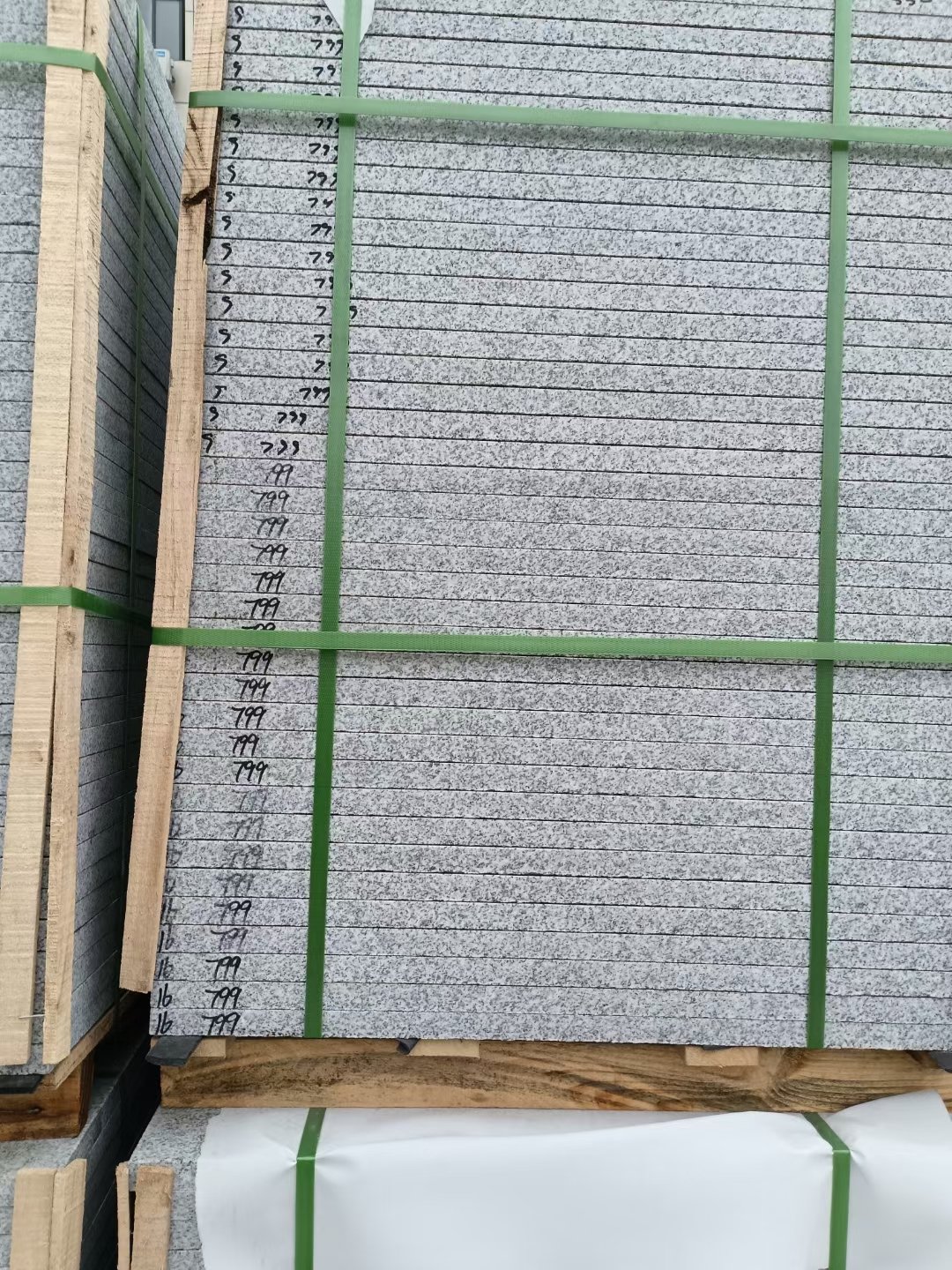 毕节 芝麻白石材地铺做法